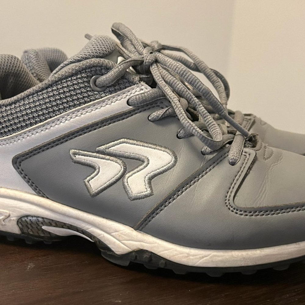 Lightly Used - Ringor Women's Flite Turf Shoes, Size 7, Grey